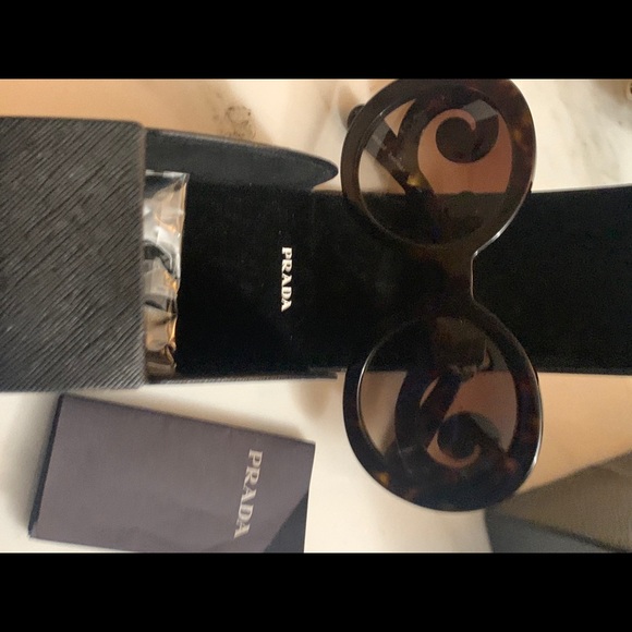 Prada Sunglasses - Picture 6 of 11